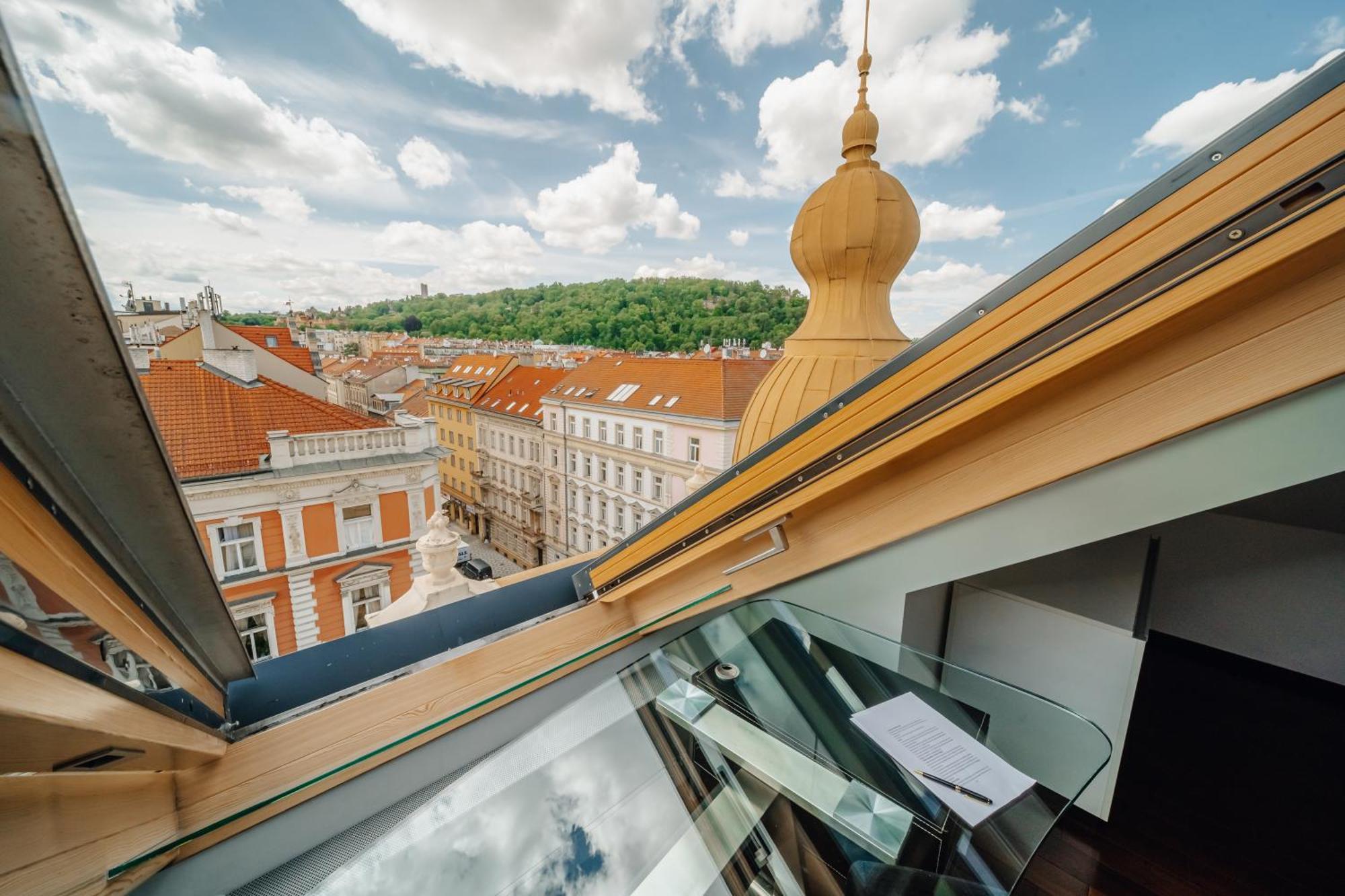 View Luxury With Foosball & Xbox - In Centre Praga