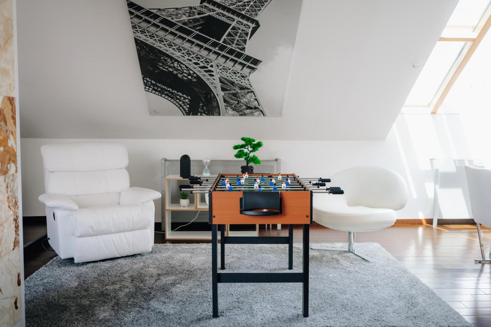 View Luxury With Foosball & Xbox - In Centre *