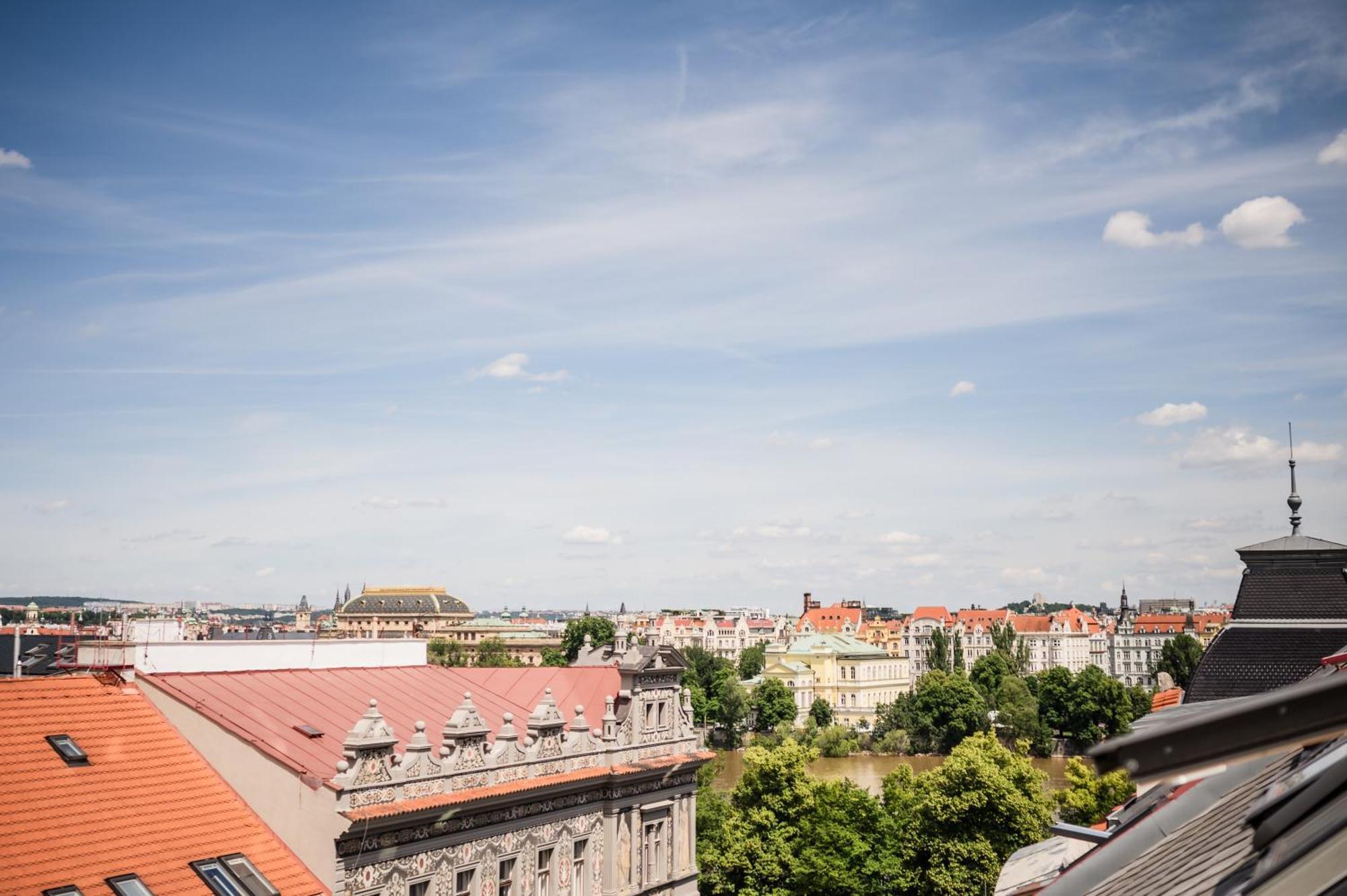 View Luxury With Foosball & Xbox - In Centre Apartament
